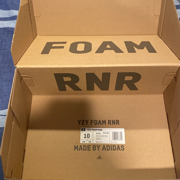 Adidas Yeezy foamrunner mx granite size 10 - Picture 4 of 4